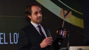 Manuel Lobo wins Winemaker of the Year award by Grandes Escolhas